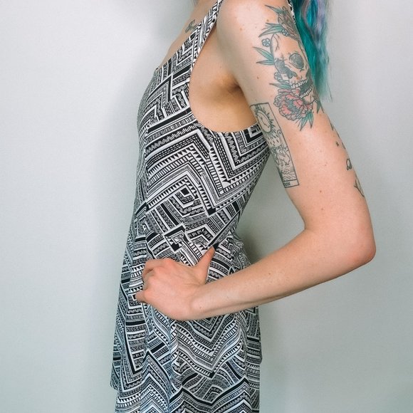 H&M Divided Black and White Dress - Picture 2 of 4